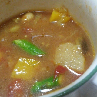 ジャガイモインゲン豆トマトのスープカレー